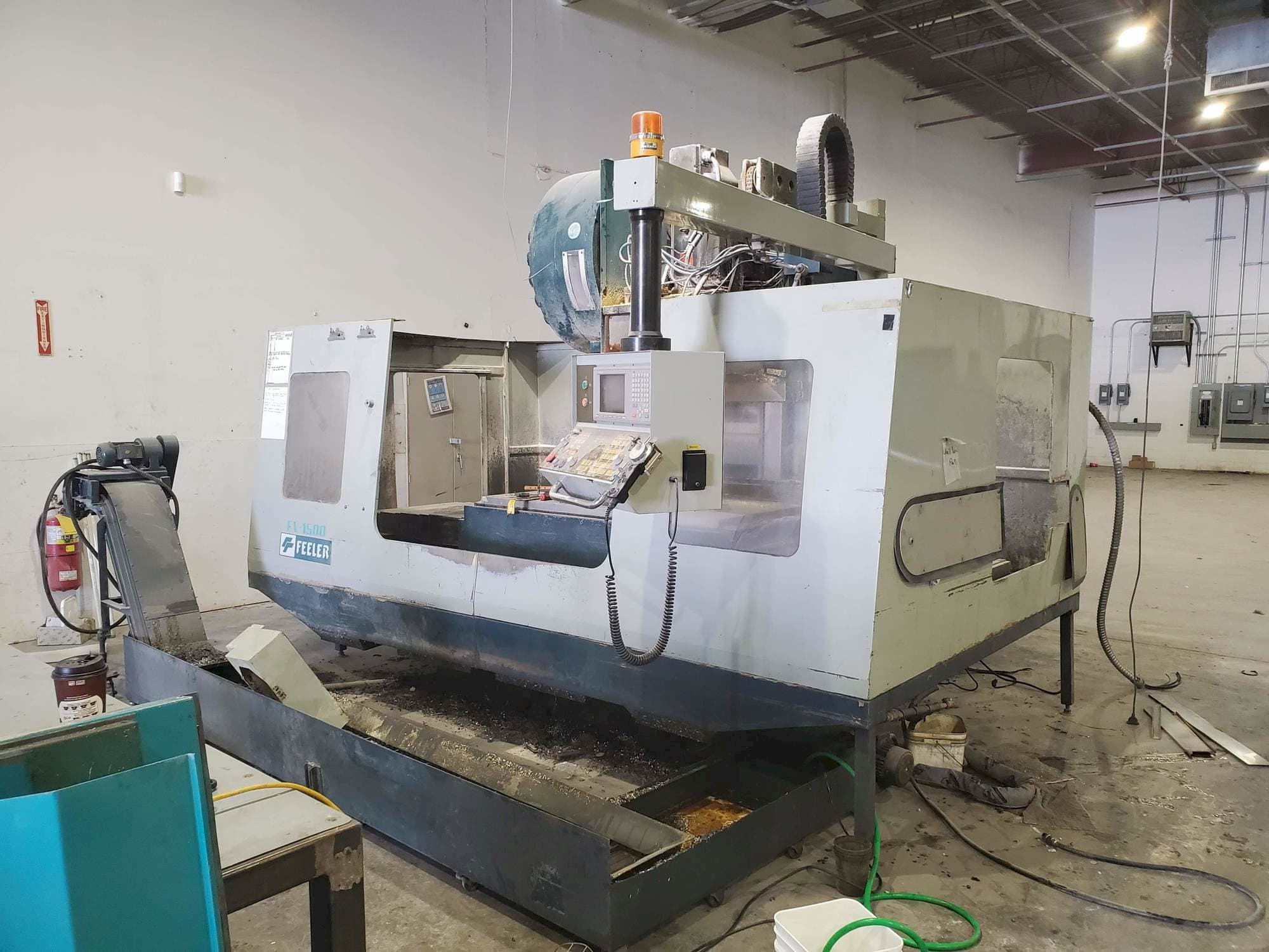 Vista frontal de la máquina Feeler FV-1500A