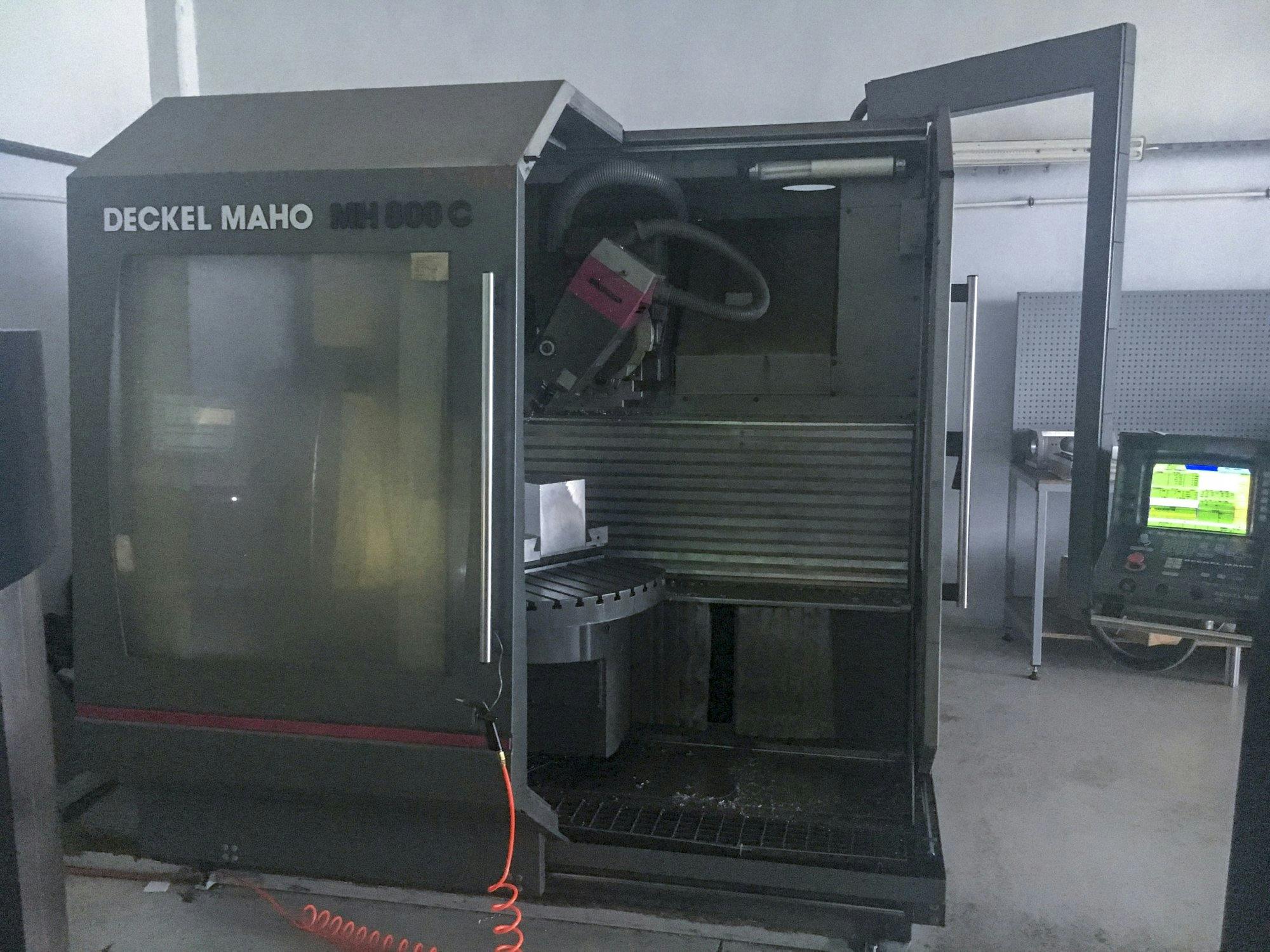 Vista frontal de la máquina DECKEL MAHO MH 800 C