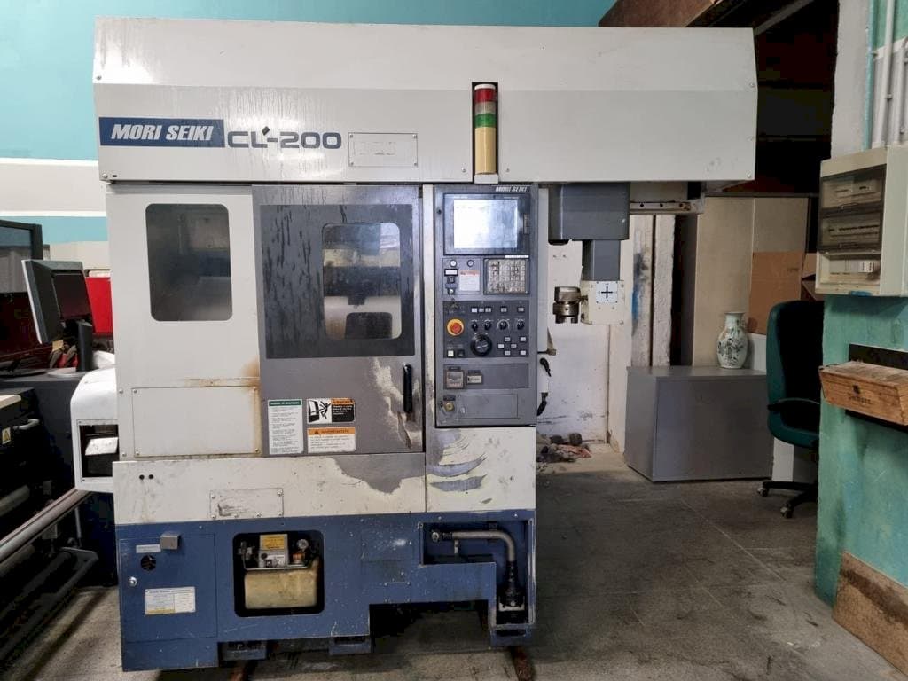 Vista frontal de la máquina MORI SEIKI CL-200