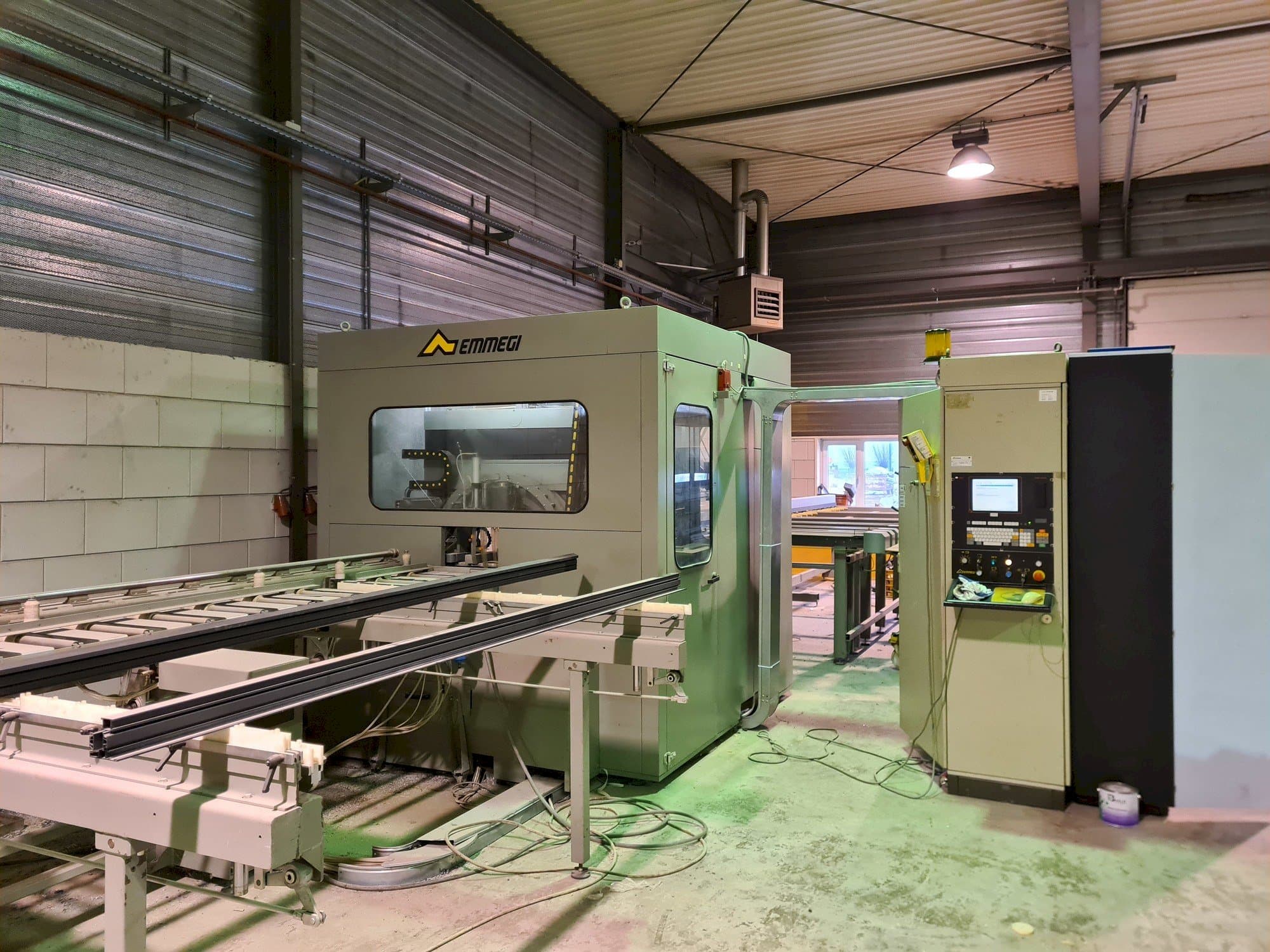 Vista frontal de la máquina Emmegi Quadra