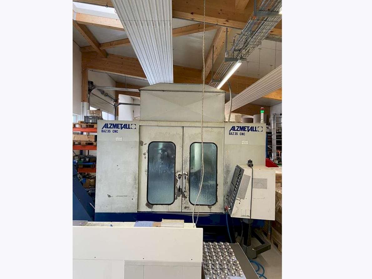 Vista frontal de la máquina Alzmetall CNC BAZ 35