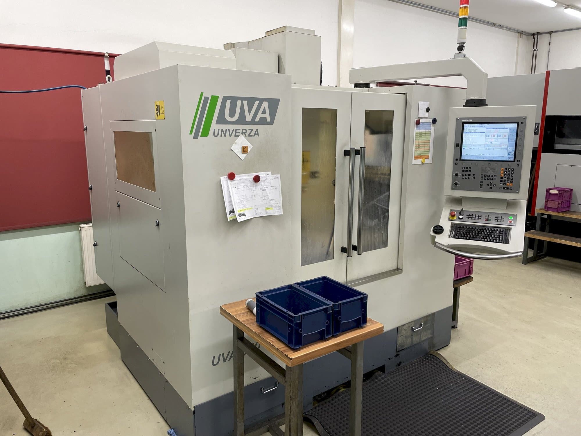 Vista frontal de la máquina HOMMEL UNVERZAGT UVA 550 Plus