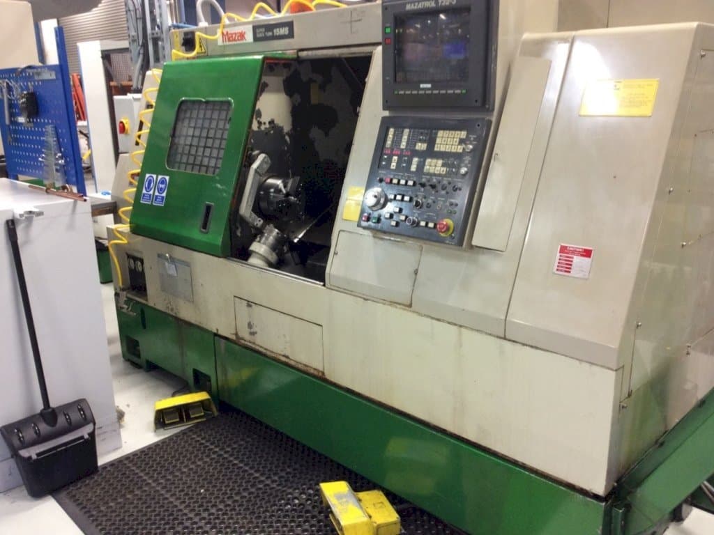 Vista frontal de la máquina Mazak Super QuickTurn 15MS