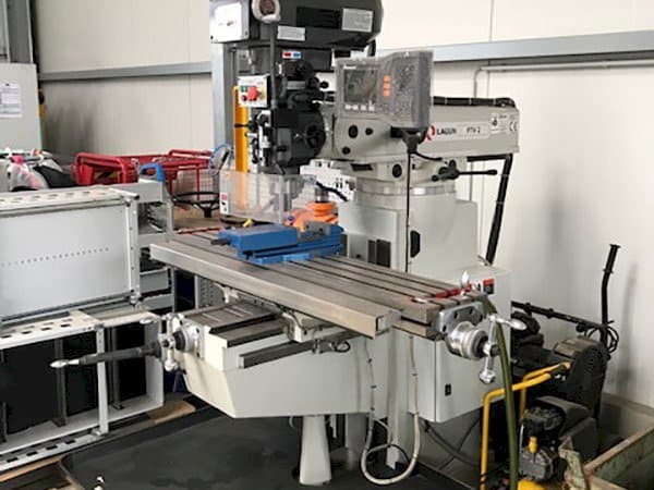 Vista frontal de la máquina LAGUN FTV2