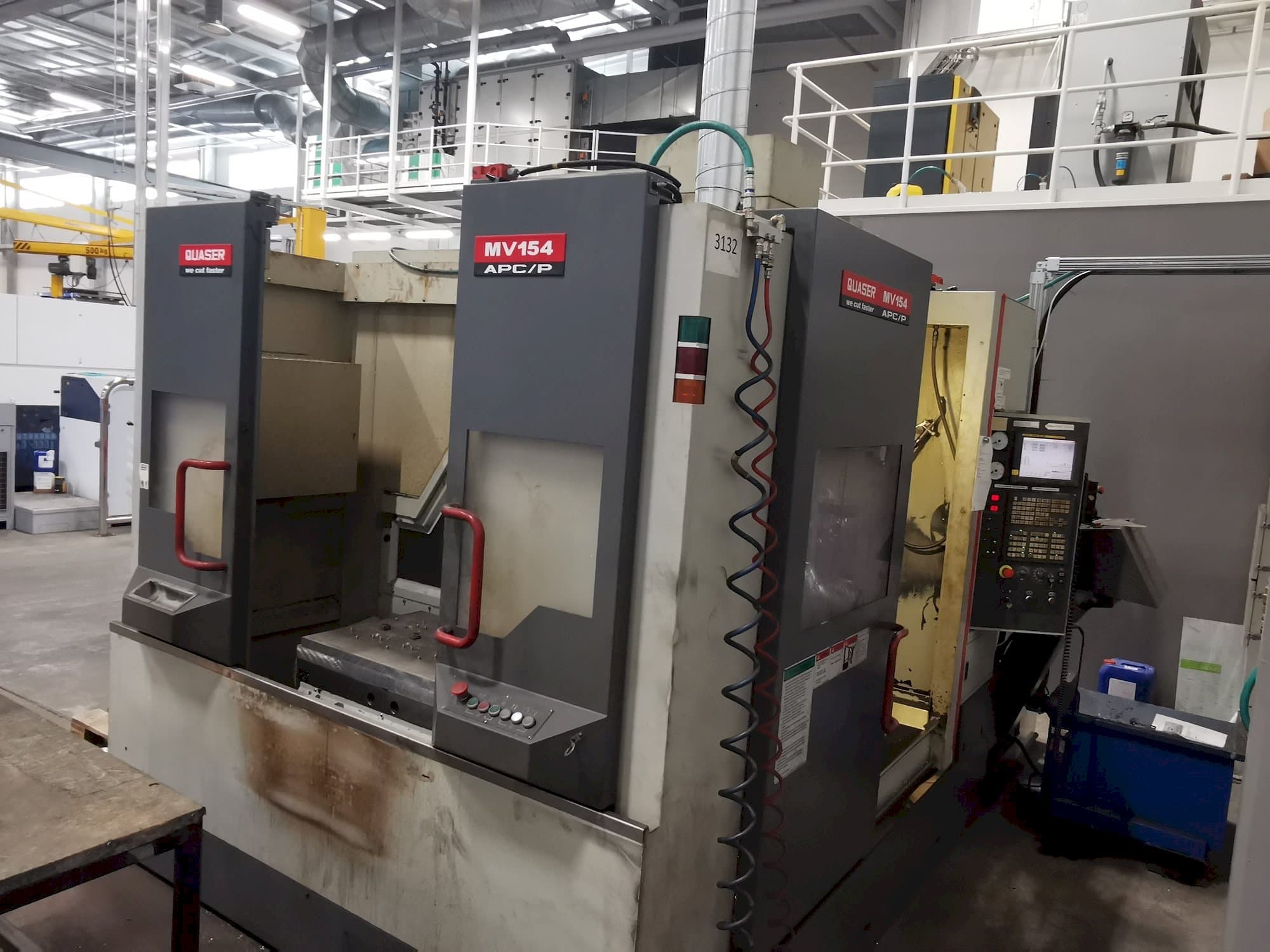 Vista frontal de la máquina Quaser MV154APC/P12