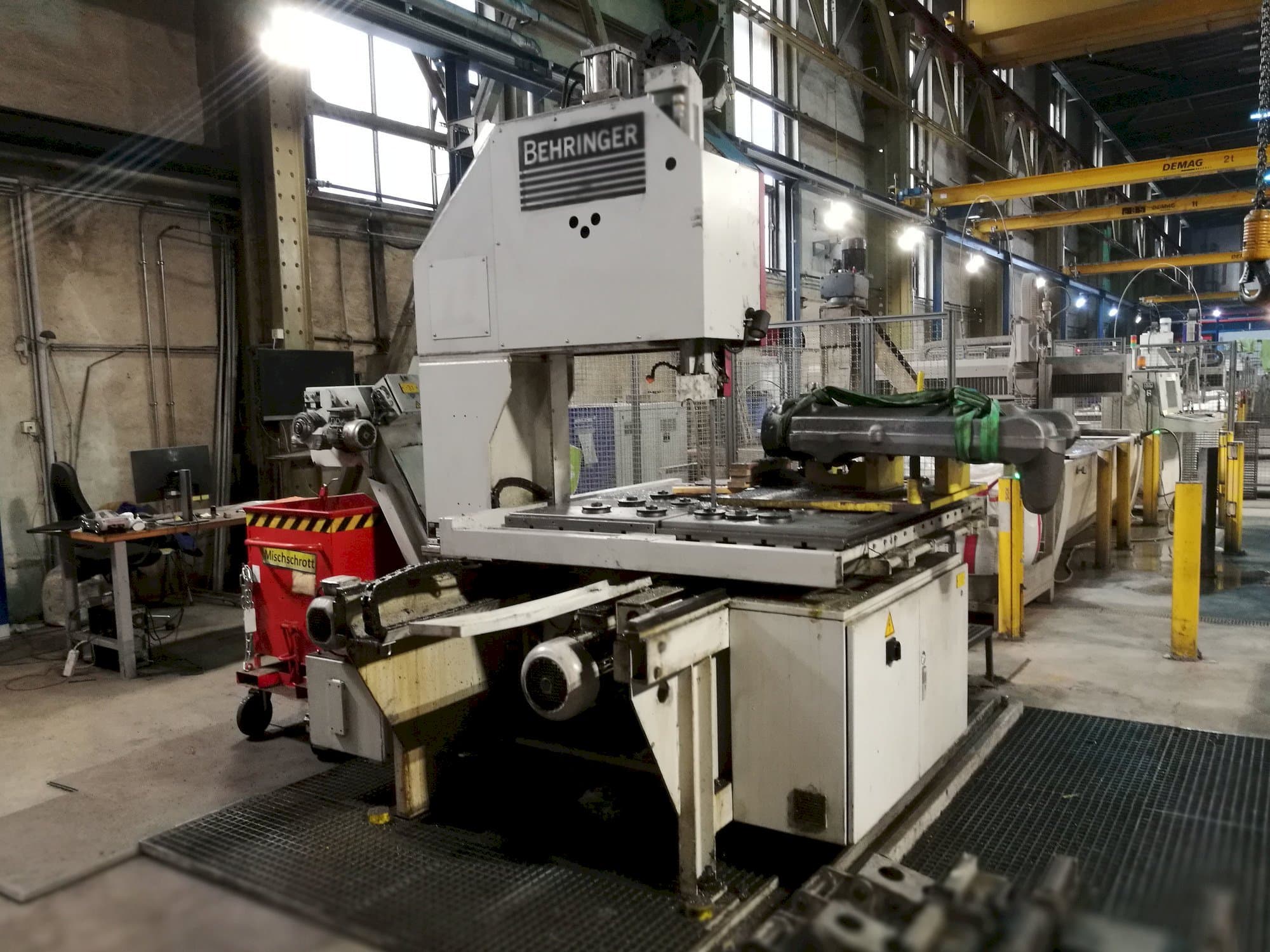 Vista frontal de la máquina Behringer LPS 60-T