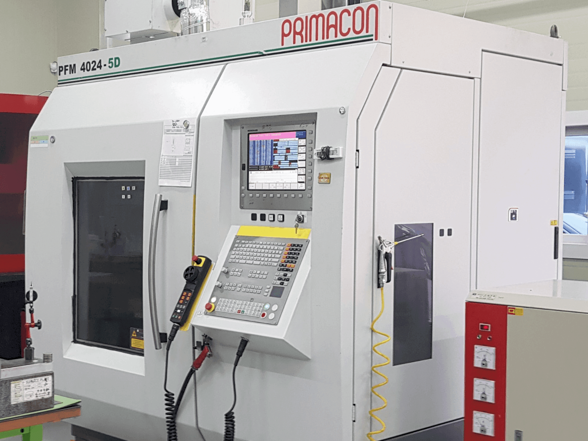 Vista frontal de la máquina PRIMACON PFM 4024