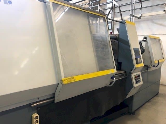 Vista frontal de la máquina Battenfeld BA 1300/630 CDC