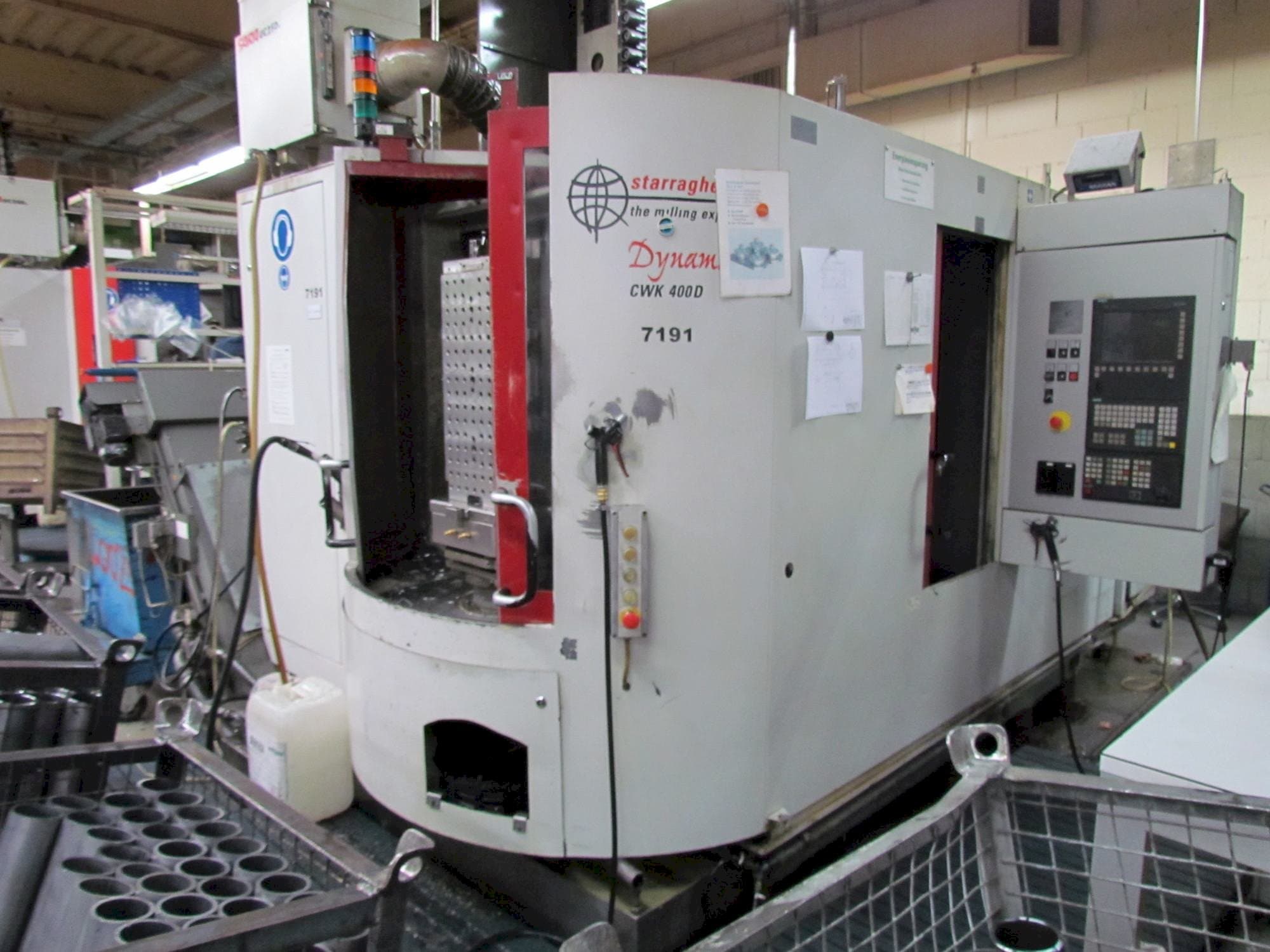 Vista frontal de la máquina Heckert CWK 400 D