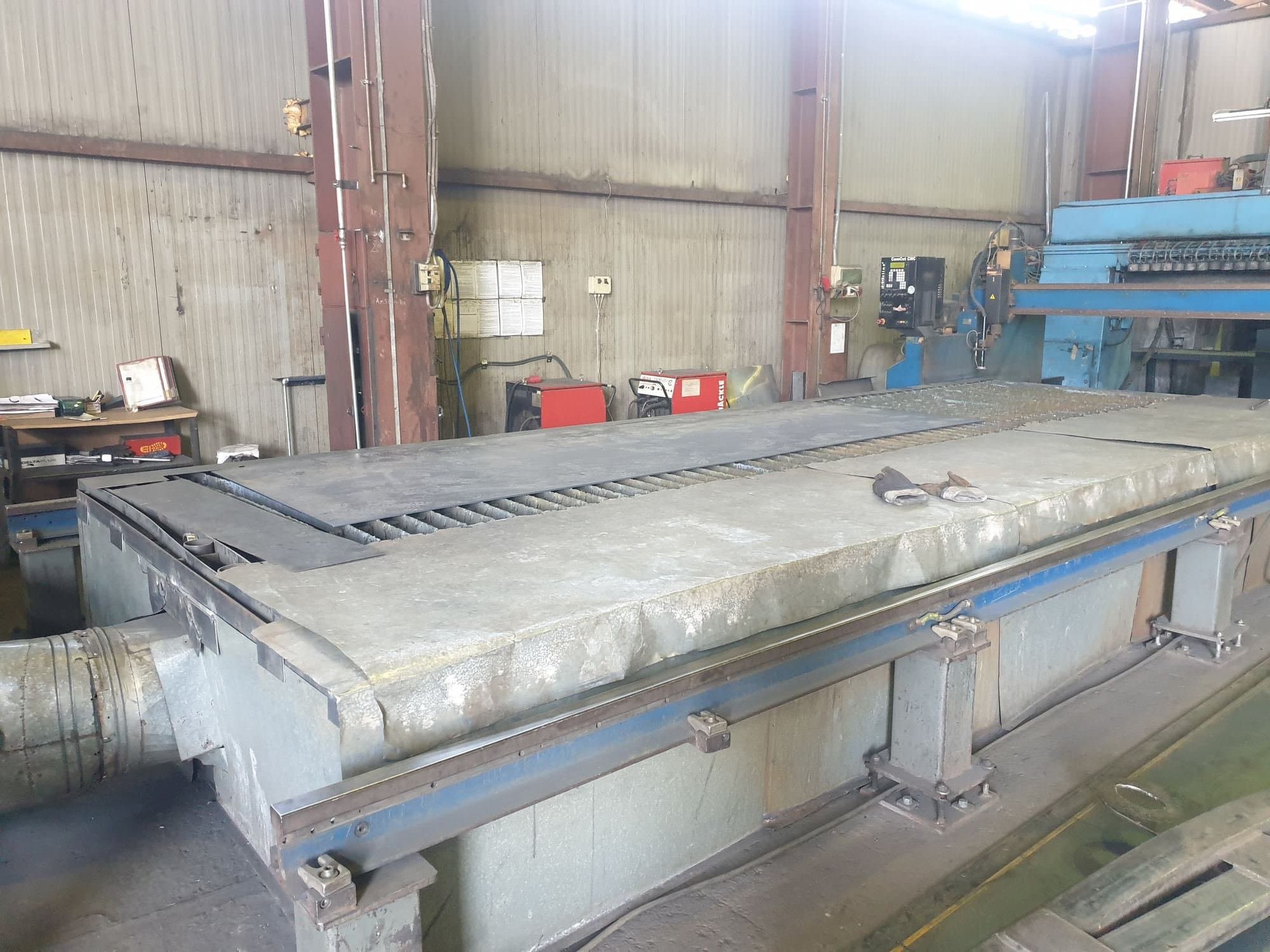 Vista frontal de la máquina Messer OMNICUT