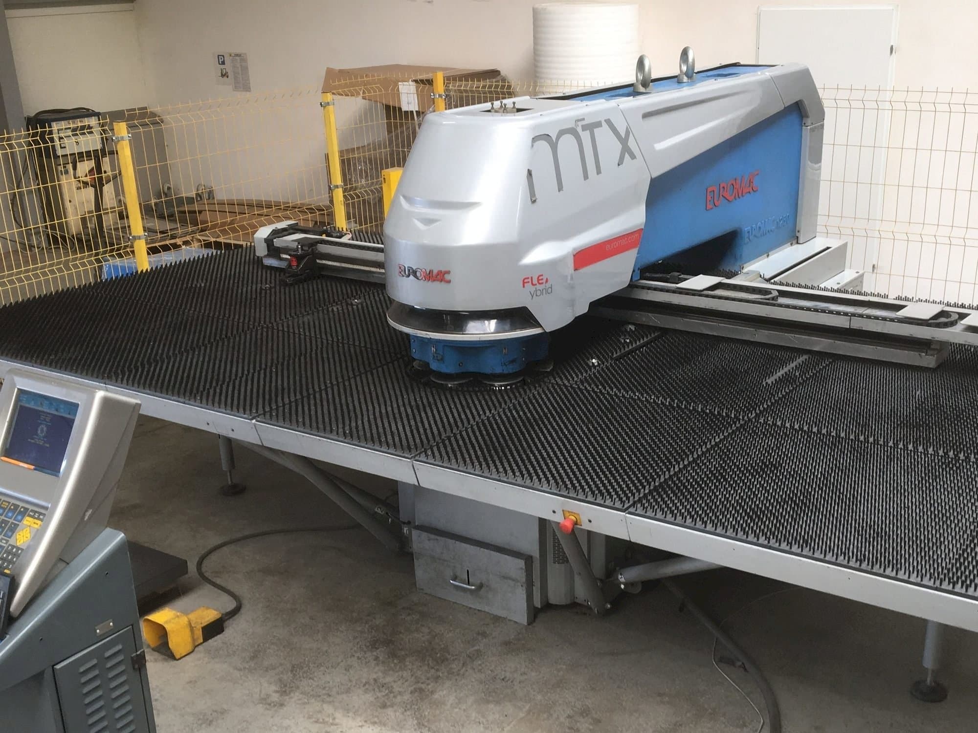 Vista frontal de la máquina Euromac MTX FLEX 6