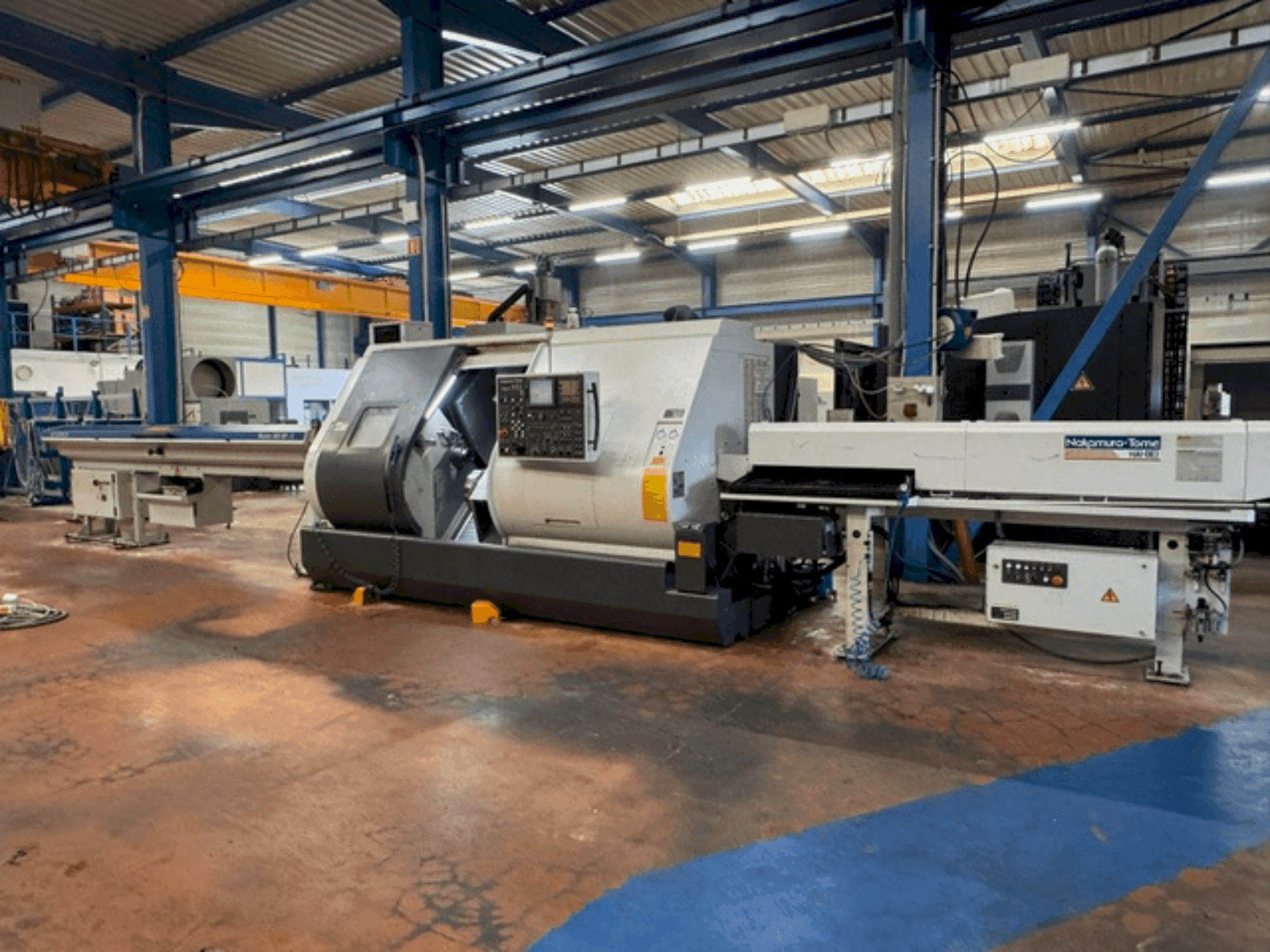 Vista frontal de la máquina NAKAMURA-TOME Super NTJ