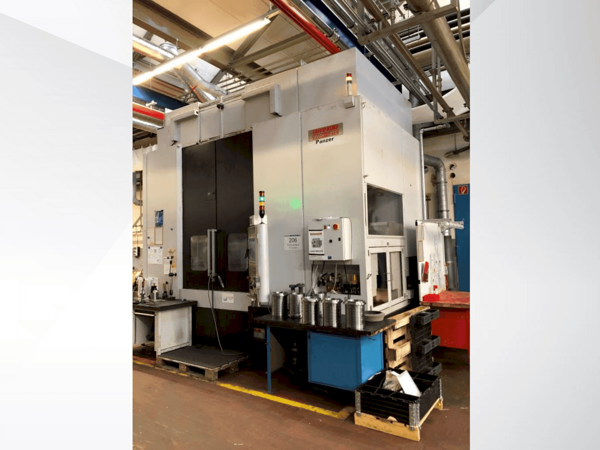 Vista frontal de la máquina TAIYO KOKI KOKI NVGH 12TC