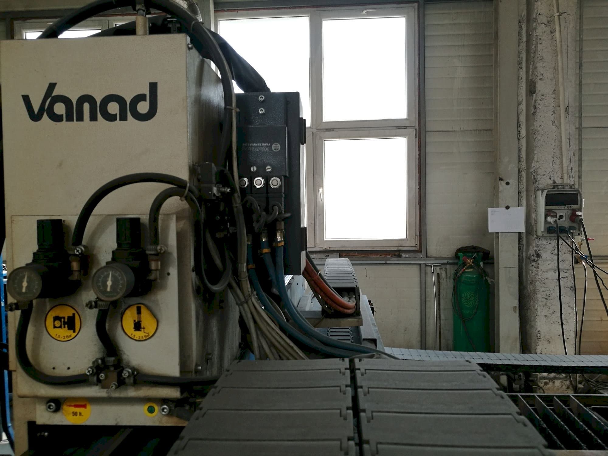 Vista frontal de la máquina Vanad Kjellberg Proxima HiFocus 80i