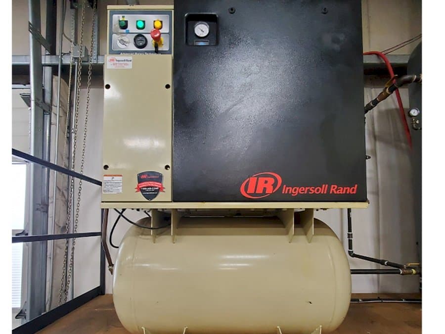Vista frontal de la máquina Ingersoll Rand UP6-15cTAS-125