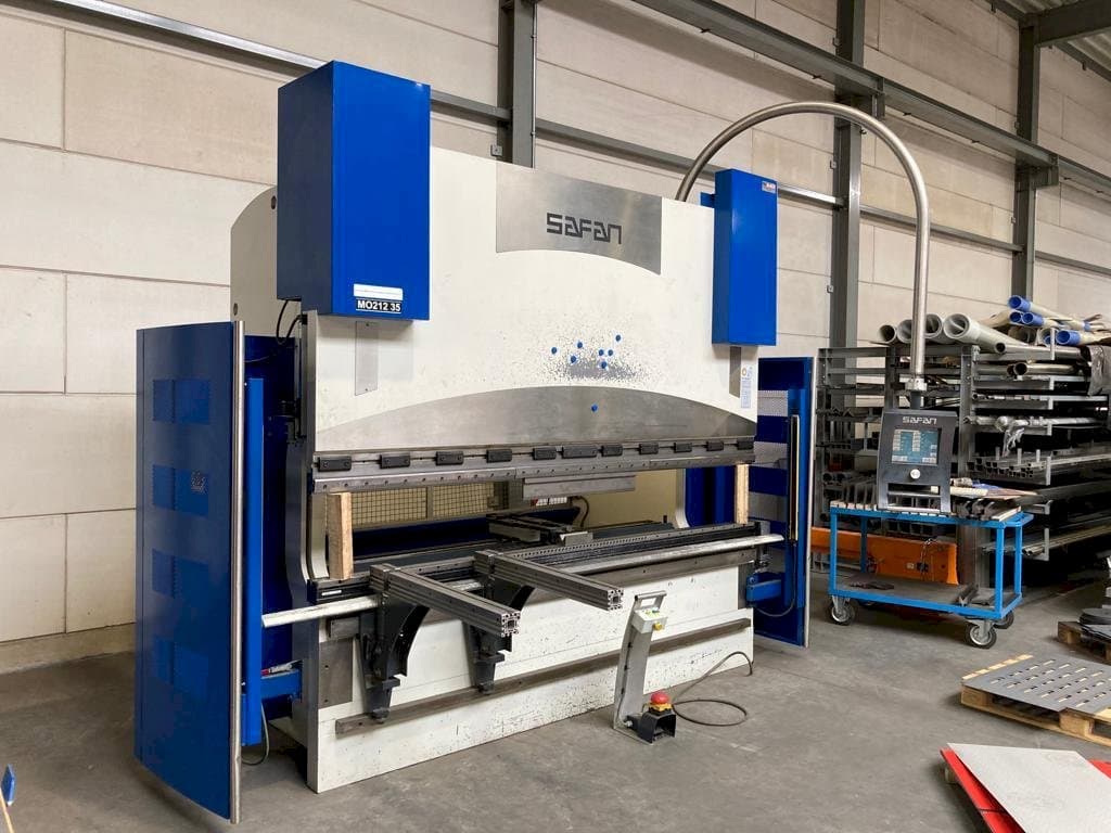 Vista frontal de la máquina Safan CNCL-K 170-3100 TS 2