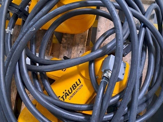 Vista frontal de la máquina STAUBLI TX60