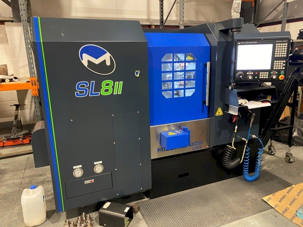 Vista frontal de la máquina MILLTRONICS SL8-II