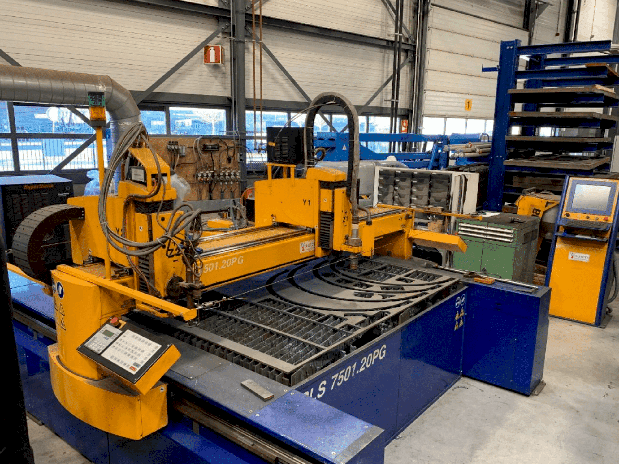 Vista frontal de la máquina MicroStep PLS7501.20PG