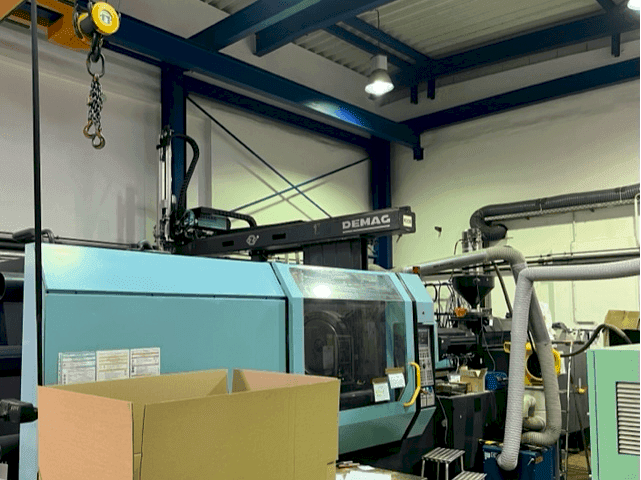 Vista frontal de la máquina DEMAG 500/900-5200