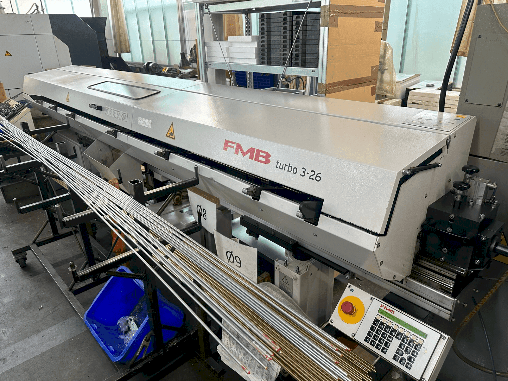 Vista frontal de la máquina Gildemeister GLD 25