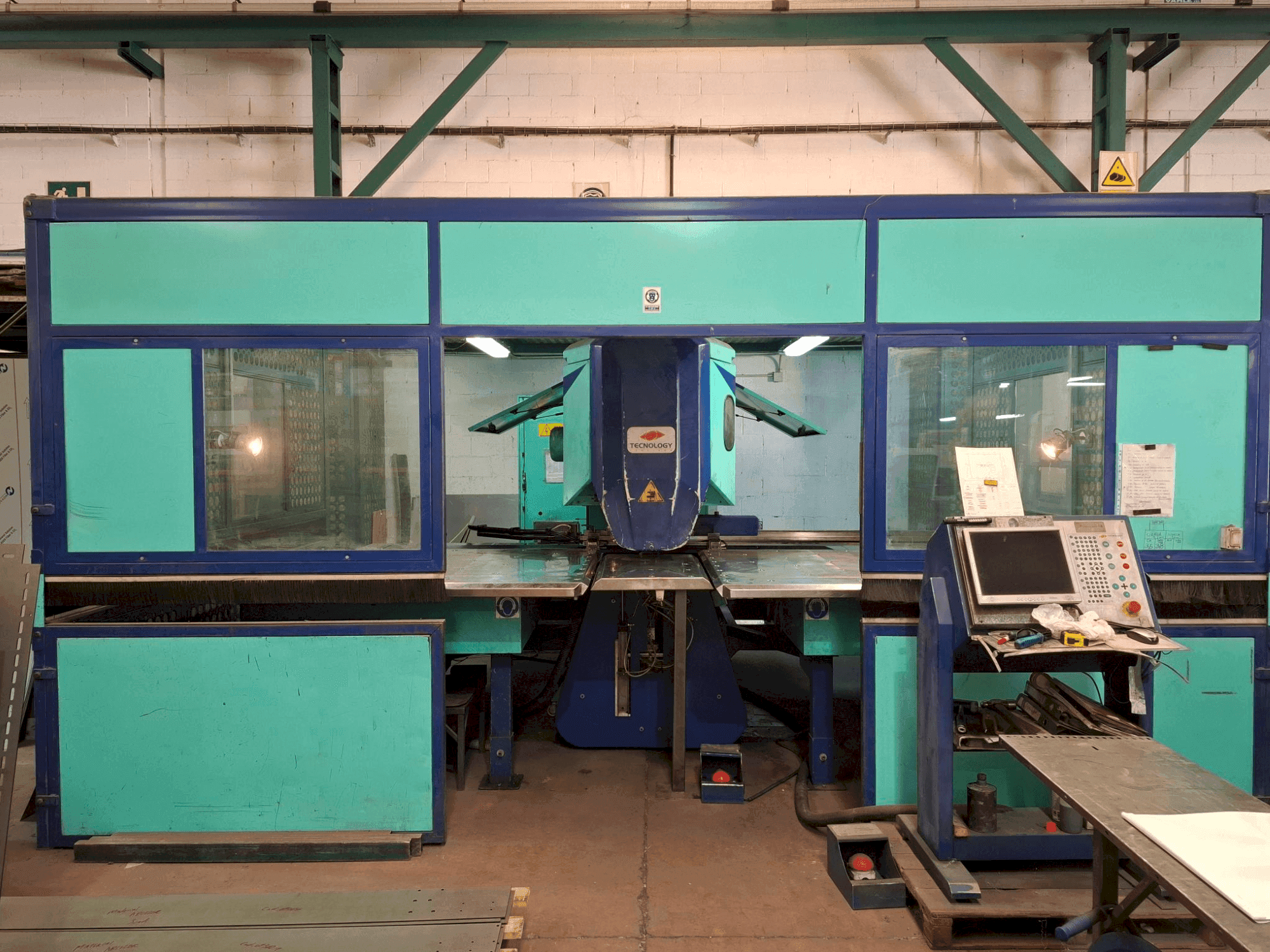 Vista frontal de la máquina Tecnology Tecnotransfer 15 SR