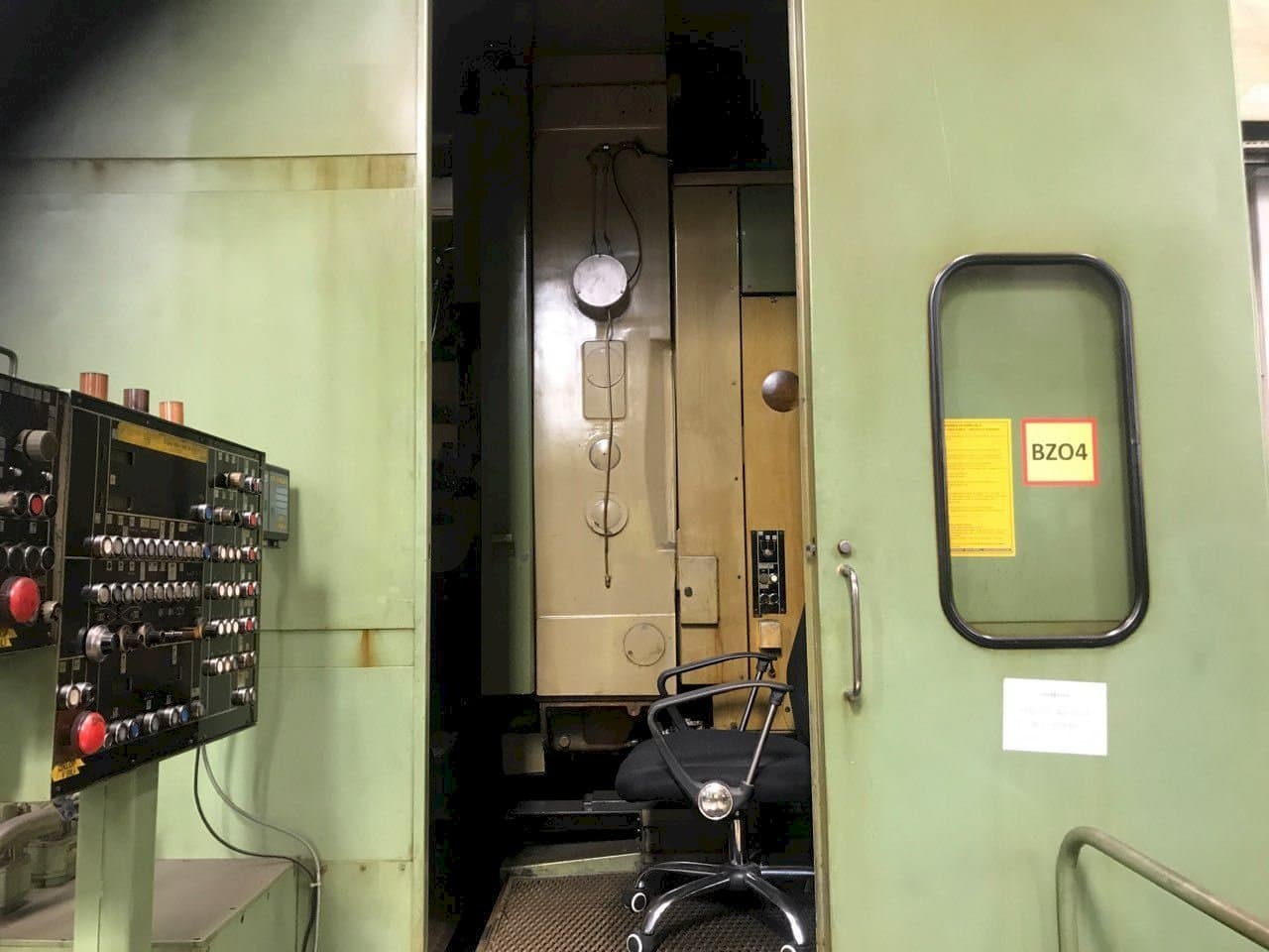 Vista frontal de la máquina Nilles ZSTZ 16