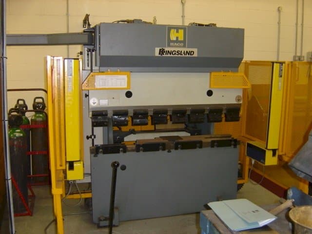 Vista frontal de la máquina HACO PPM 1640