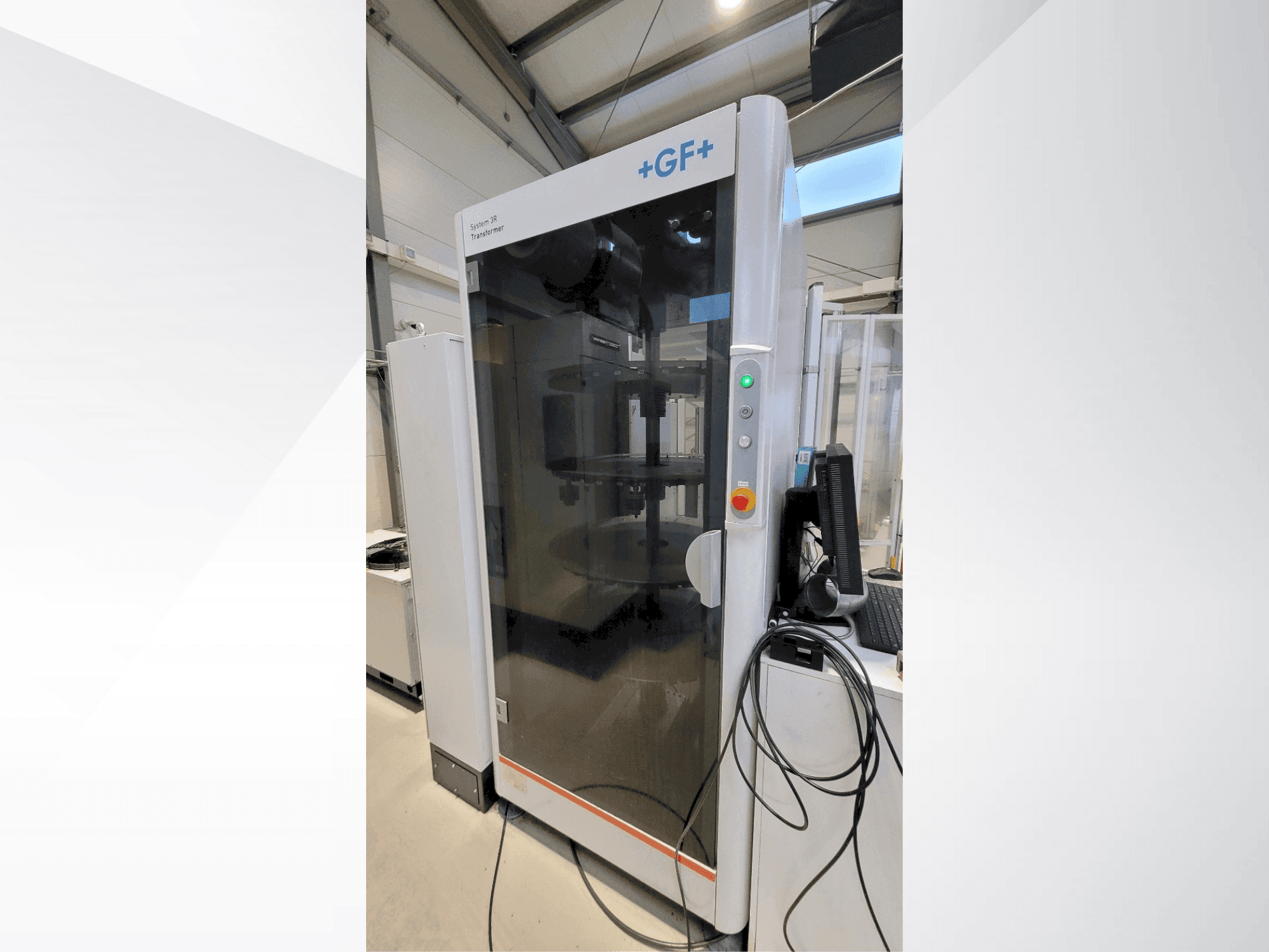 Vista frontal de la máquina +GF+ System 3R transformer