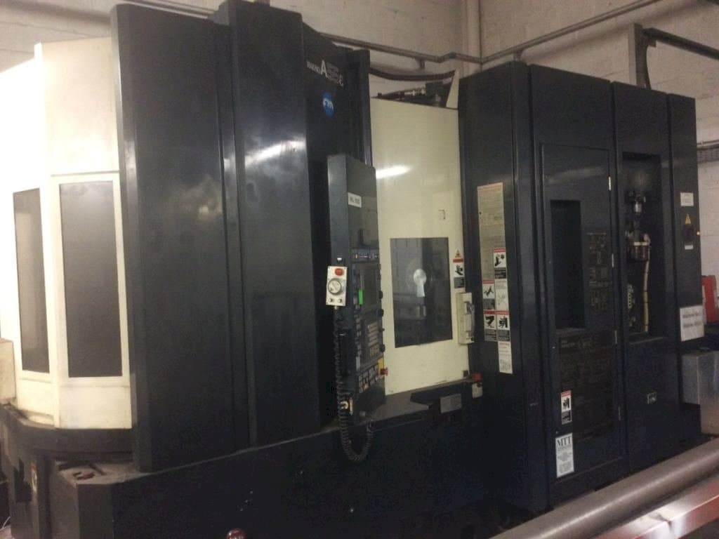 Vista frontal de la máquina Makino A55e