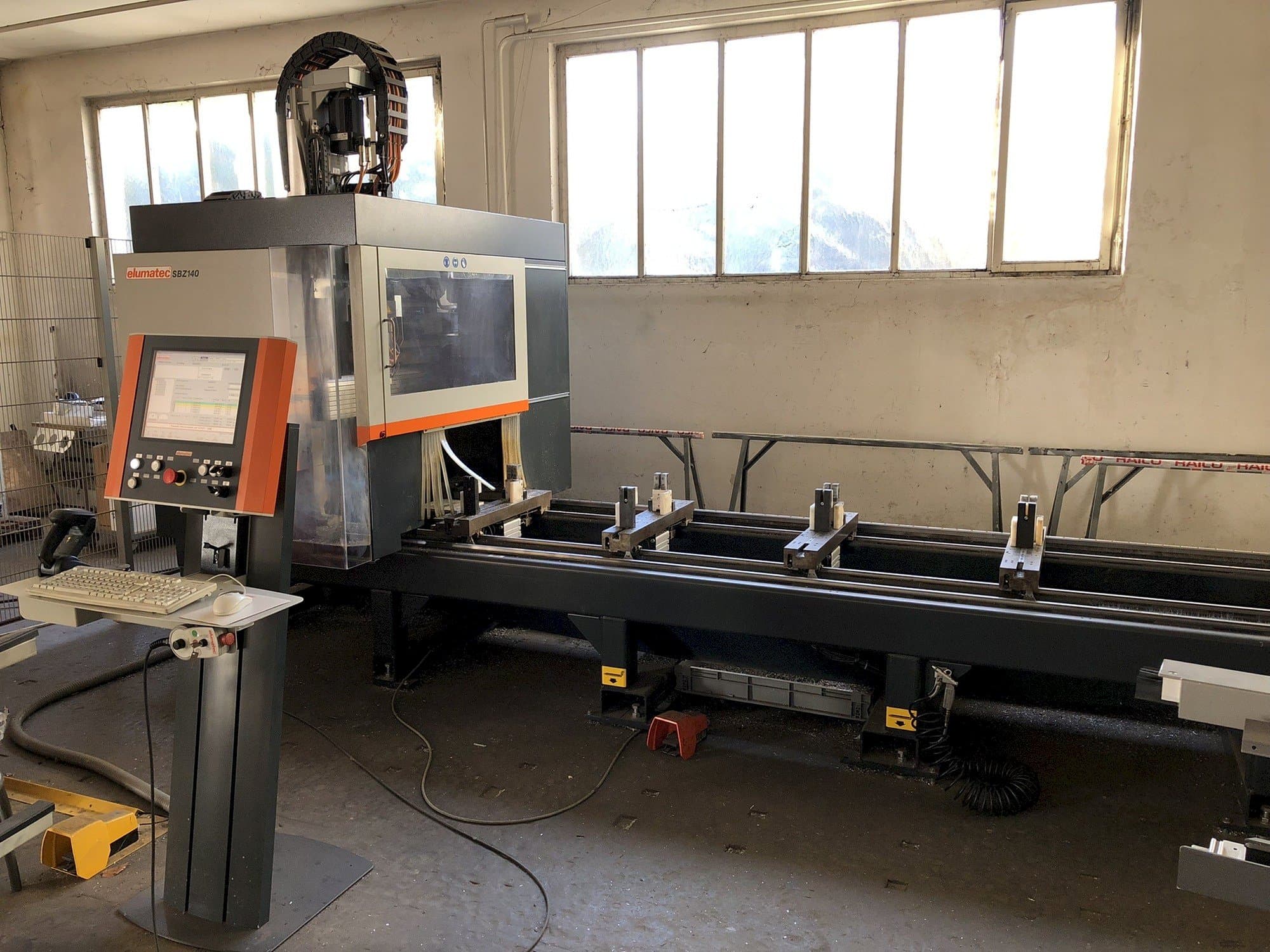 Vista frontal de la máquina Elumatec SBZ 140/60