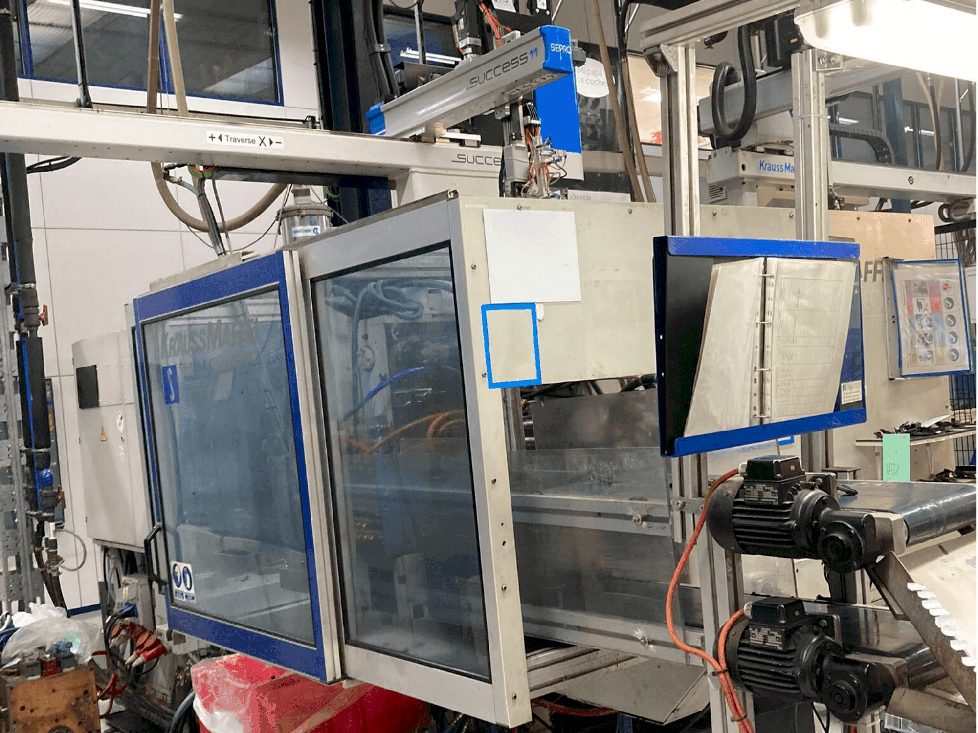 Vista frontal de la máquina Krauss Maffei 150-700 C2