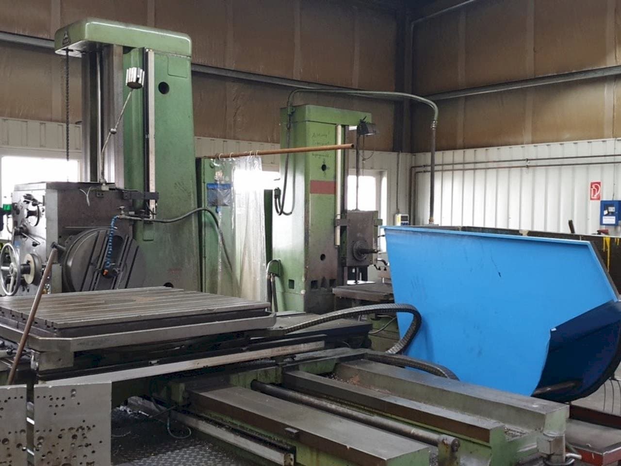 Vista frontal de la máquina TOS W 100 A