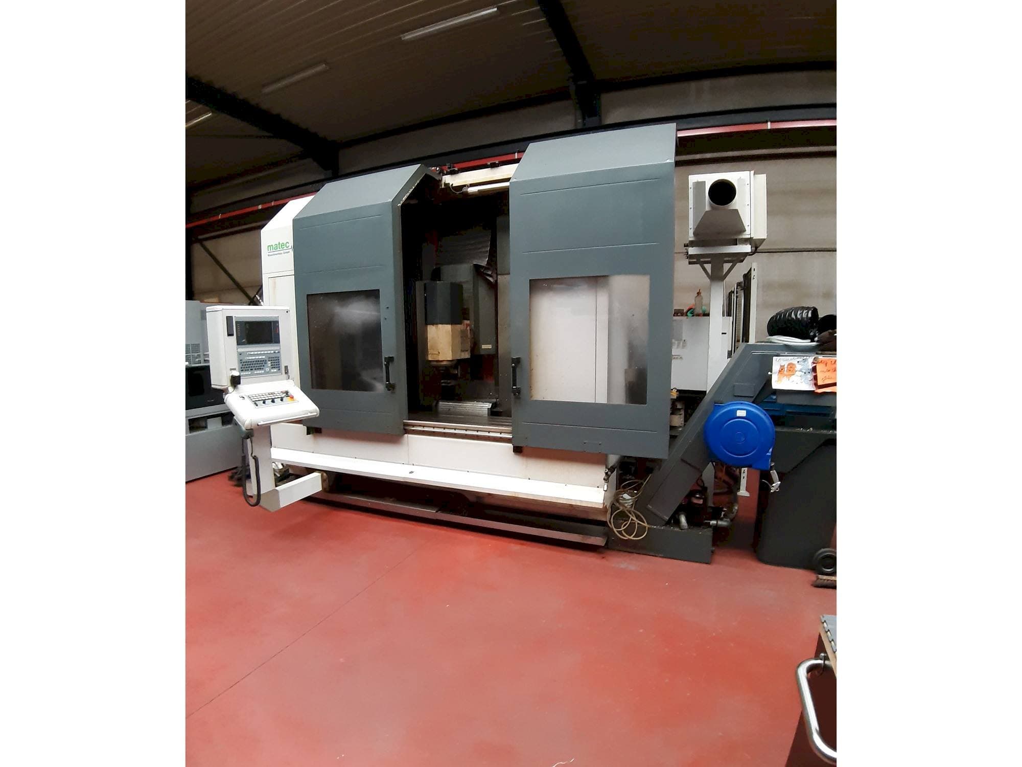 Vista frontal de la máquina Matec 30 HV