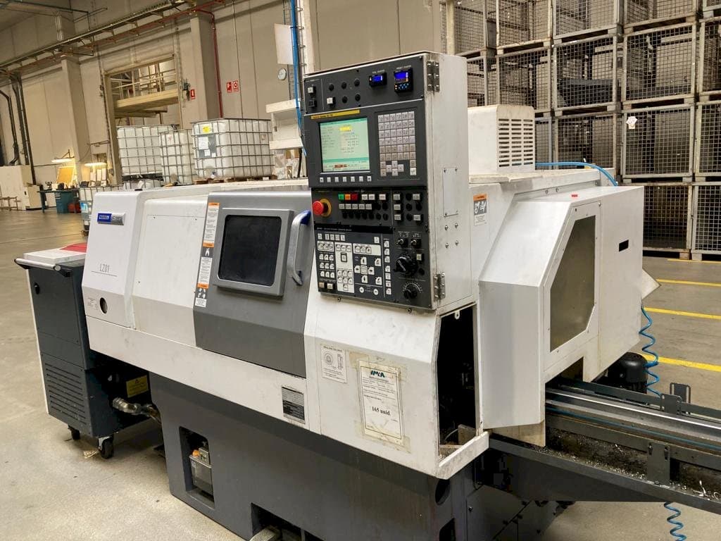 Vista frontal de la máquina Miyano LZ-01RY2