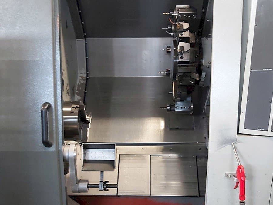 Vista frontal de la máquina Hyundai Kia SKT210SY