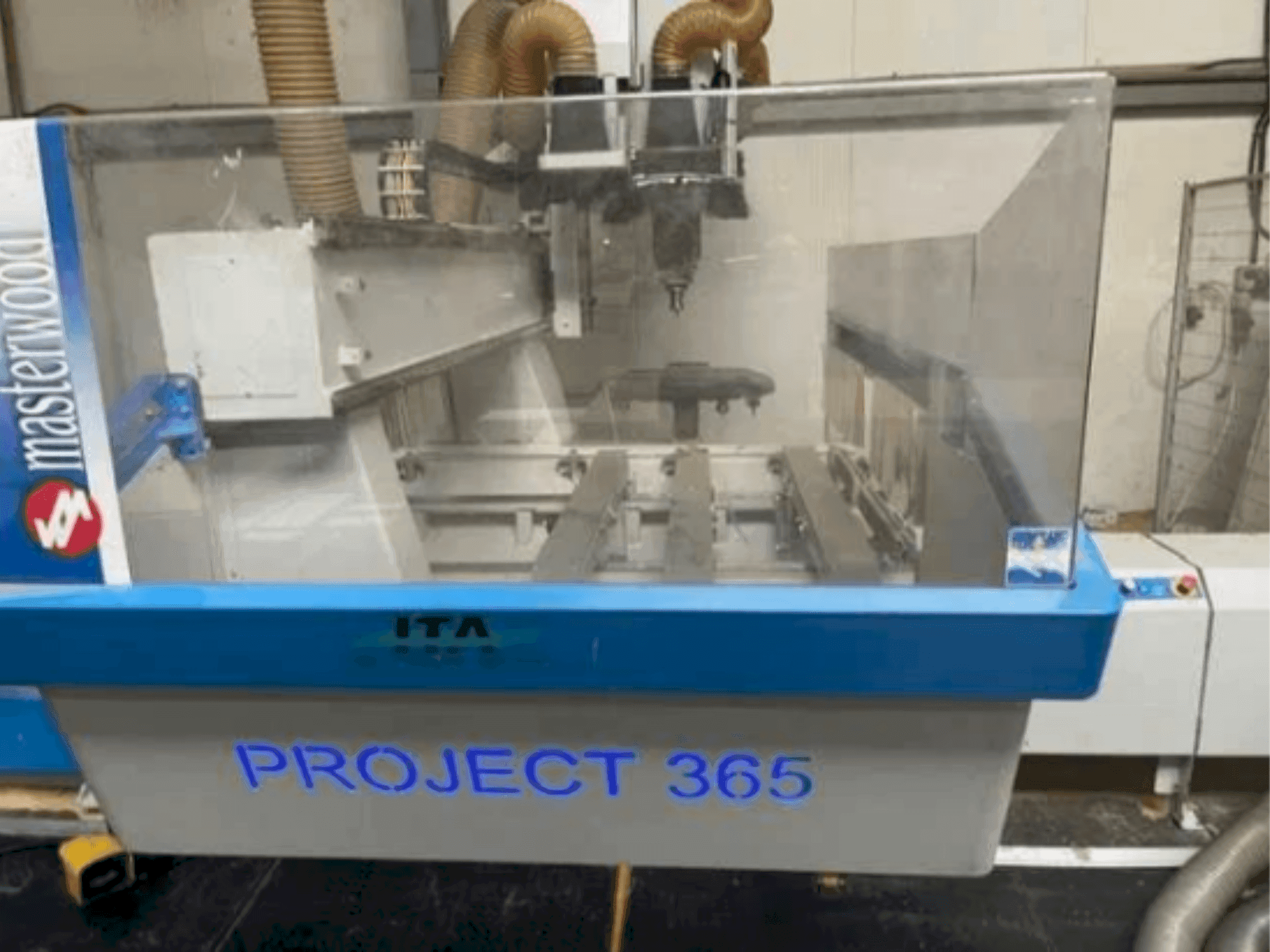 Vista frontal de la máquina MASTERWOOD Project 365