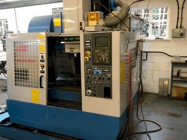 Vista frontal de la máquina Matsuura MC 600 VF