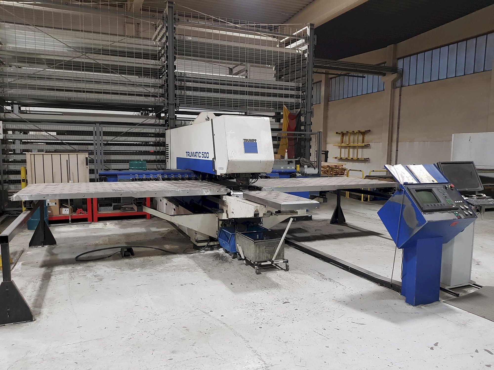Vista frontal de la máquina Trumpf Trumatic 500
