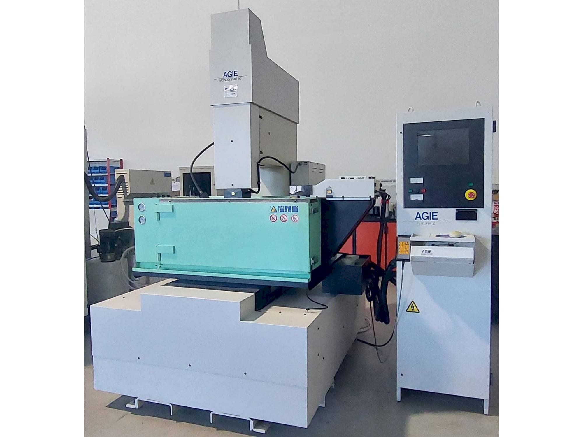 Vista frontal de la máquina AGIE MONDO STAR 50