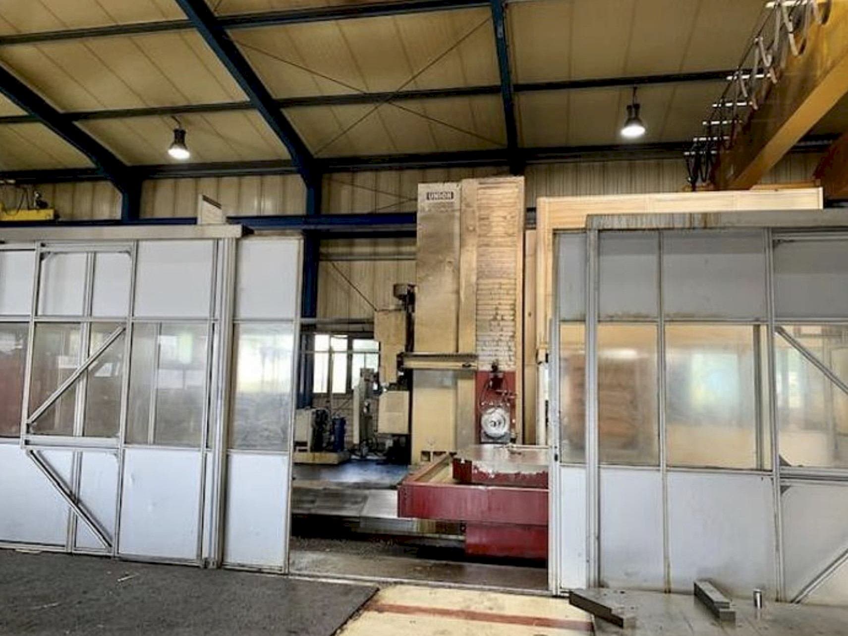 Vista frontal de la máquina UNION KC 150