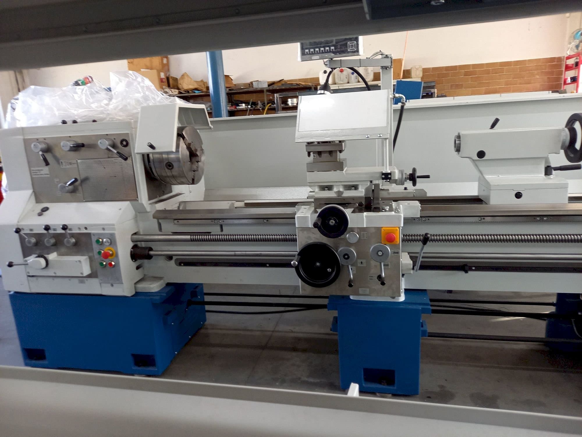 Vista frontal de la máquina TUJ 50M x2000