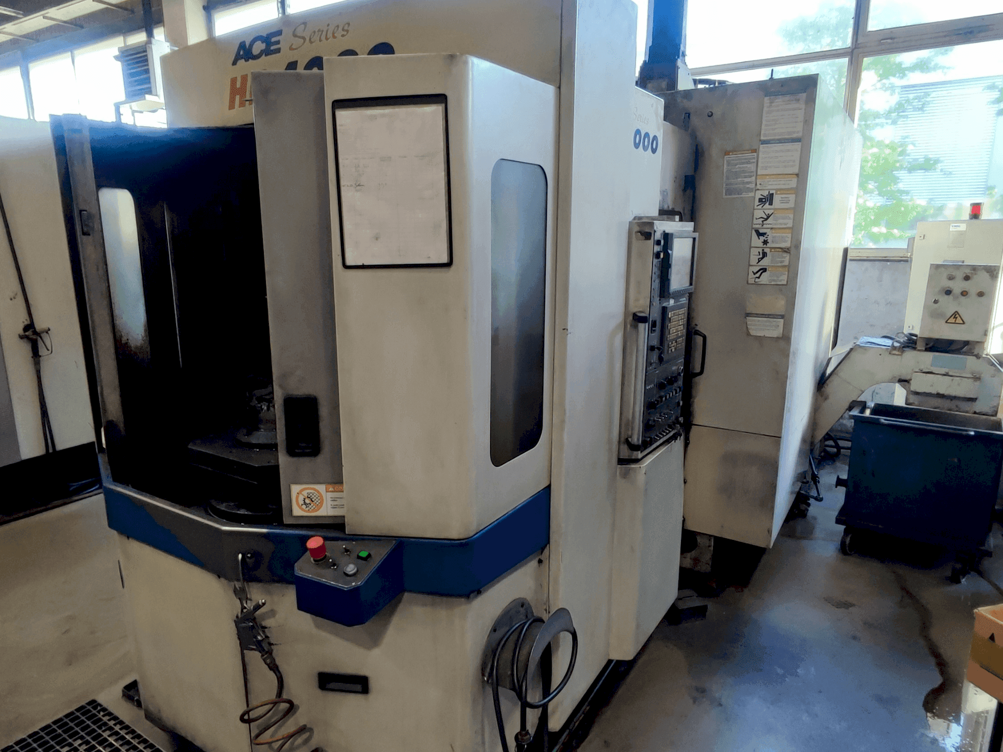 Vista frontal de la máquina DAEWOO ACE HP 4000