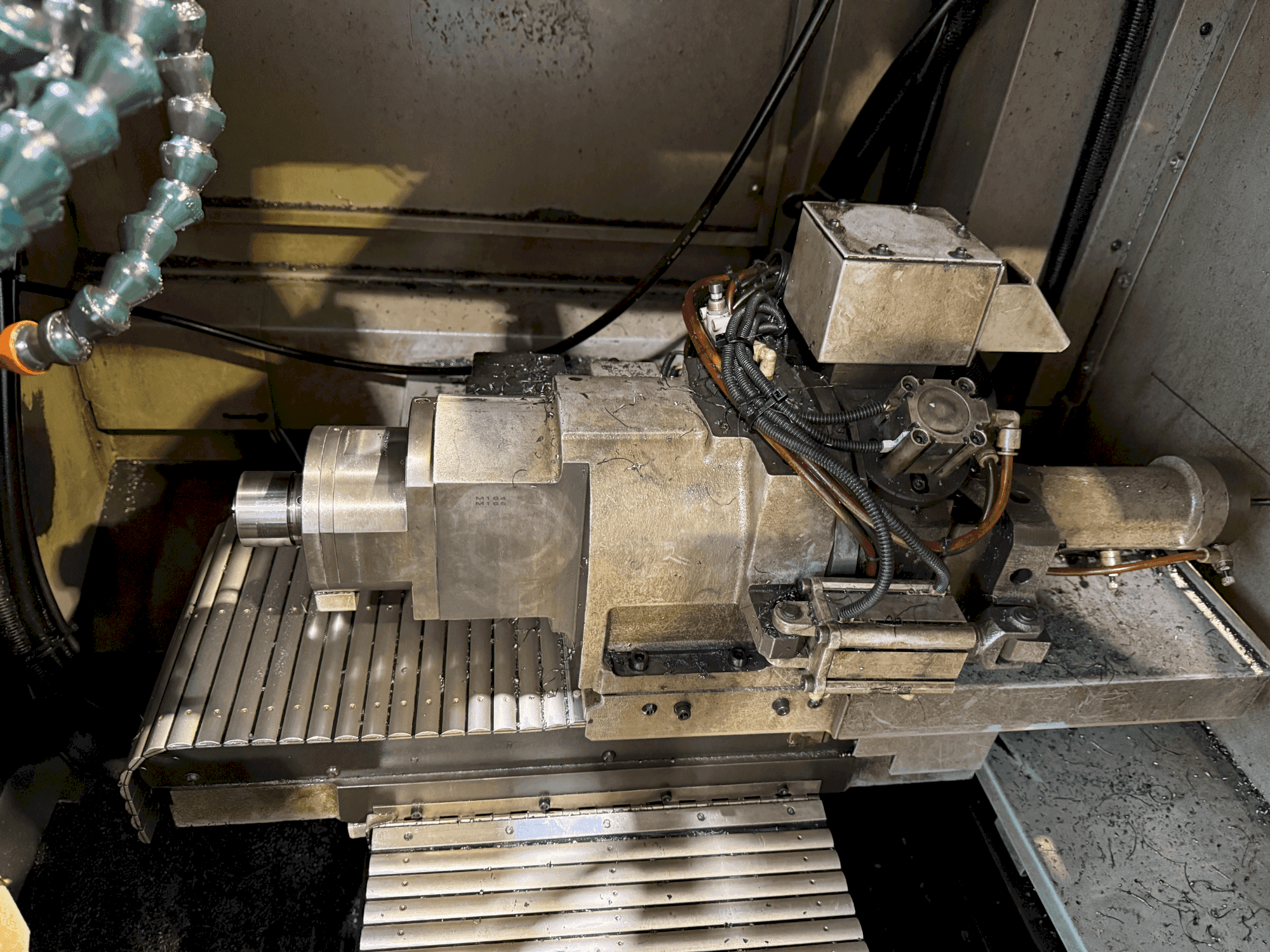 Vista frontal de la máquina TSUGAMI HS207