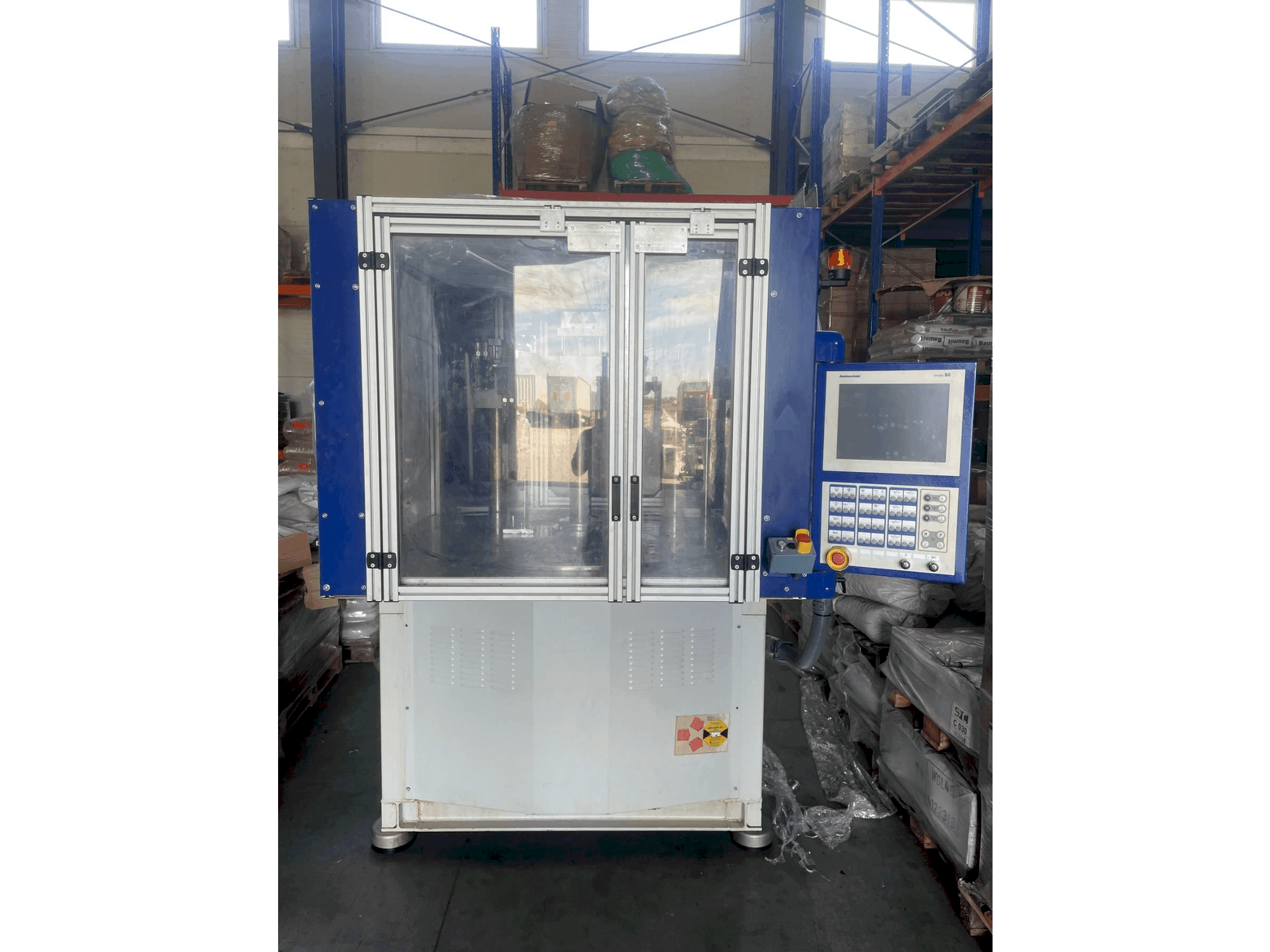 Vista frontal de la máquina Battenfeld VM 150/525 R1280 Unilog B6P