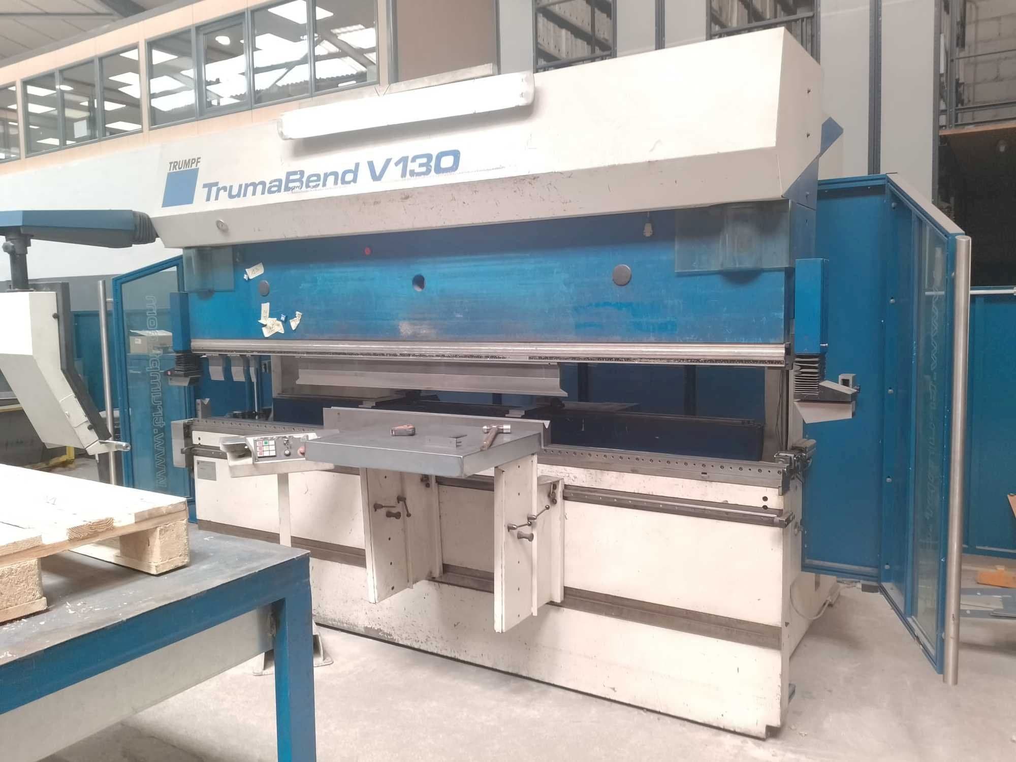 Vista frontal de la máquina Trumpf Trumabend V130