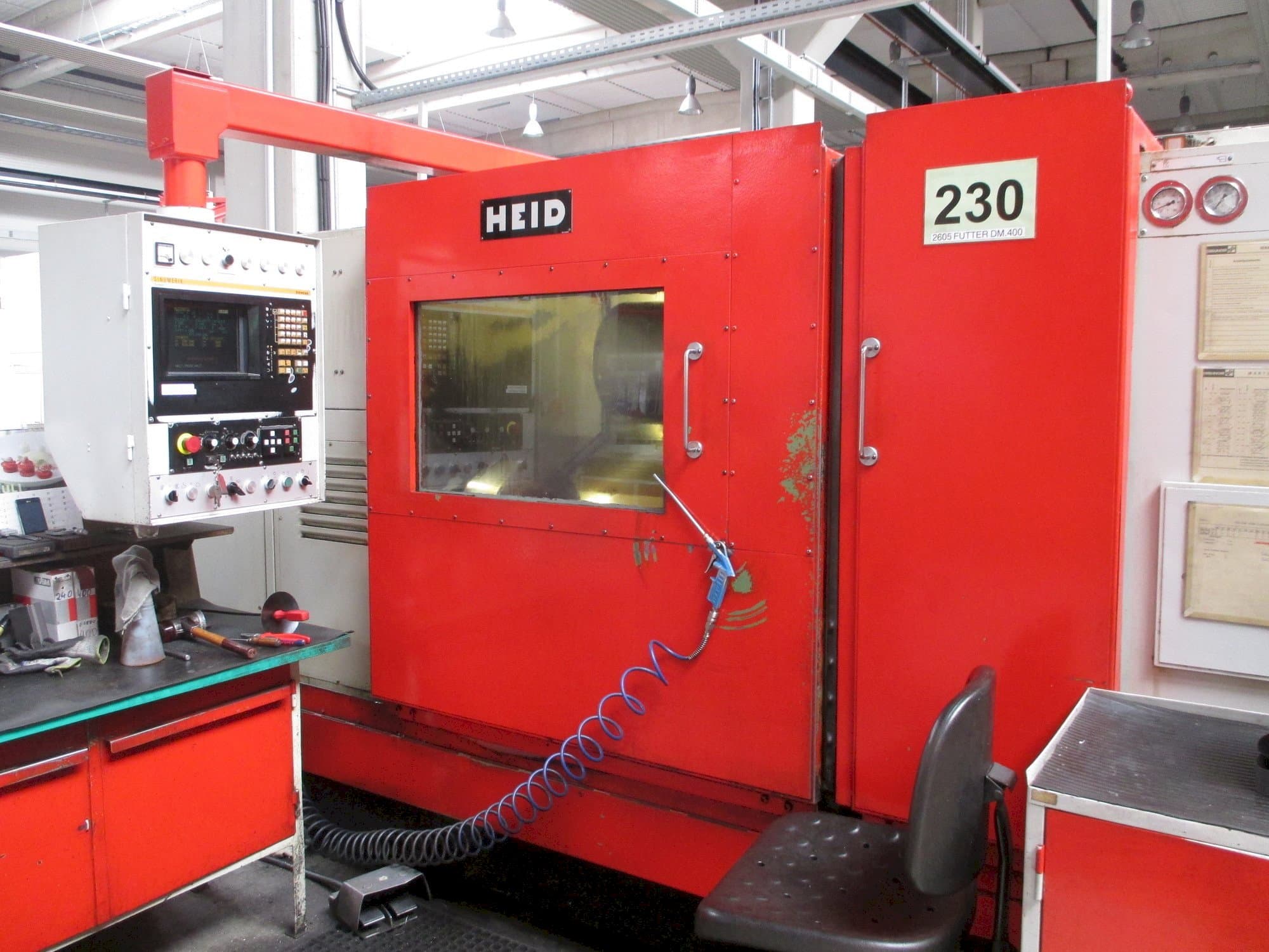 Vista frontal de la máquina HEID SDM12-NCC