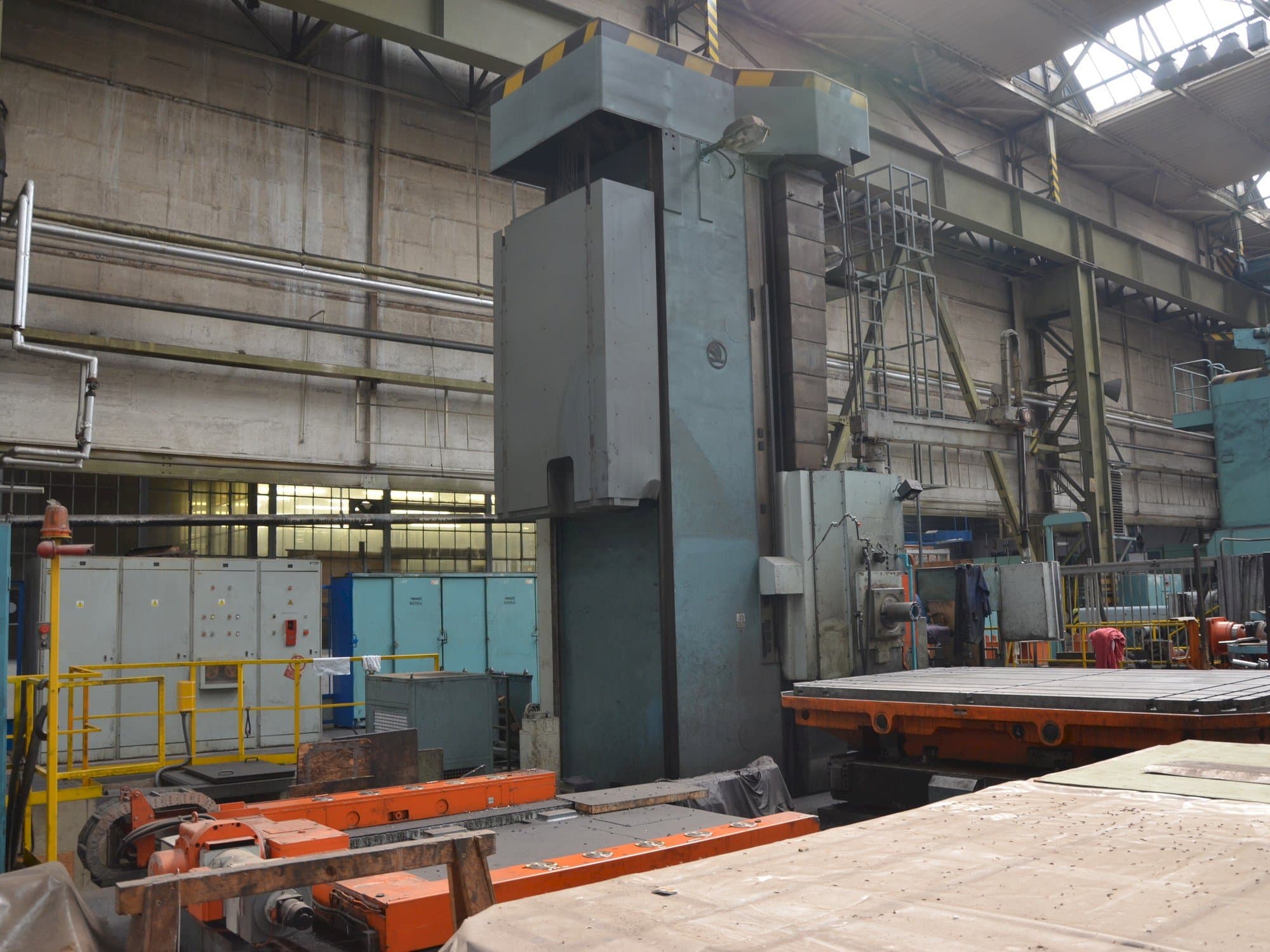 Vista lateral izquierda de la máquina SKODA W 180NC