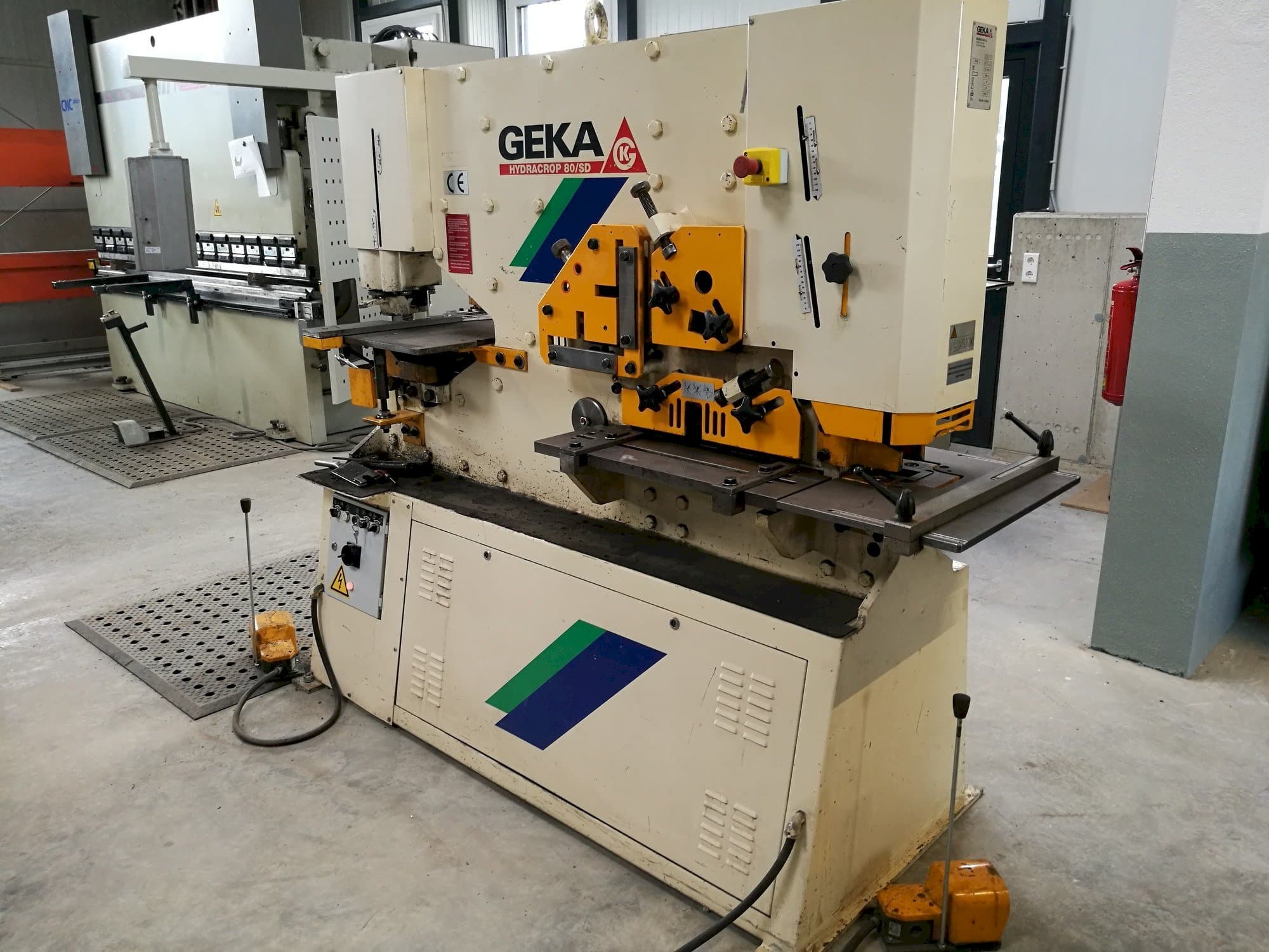 Vista frontal de la máquina GEKA Hydracrop 80 SD