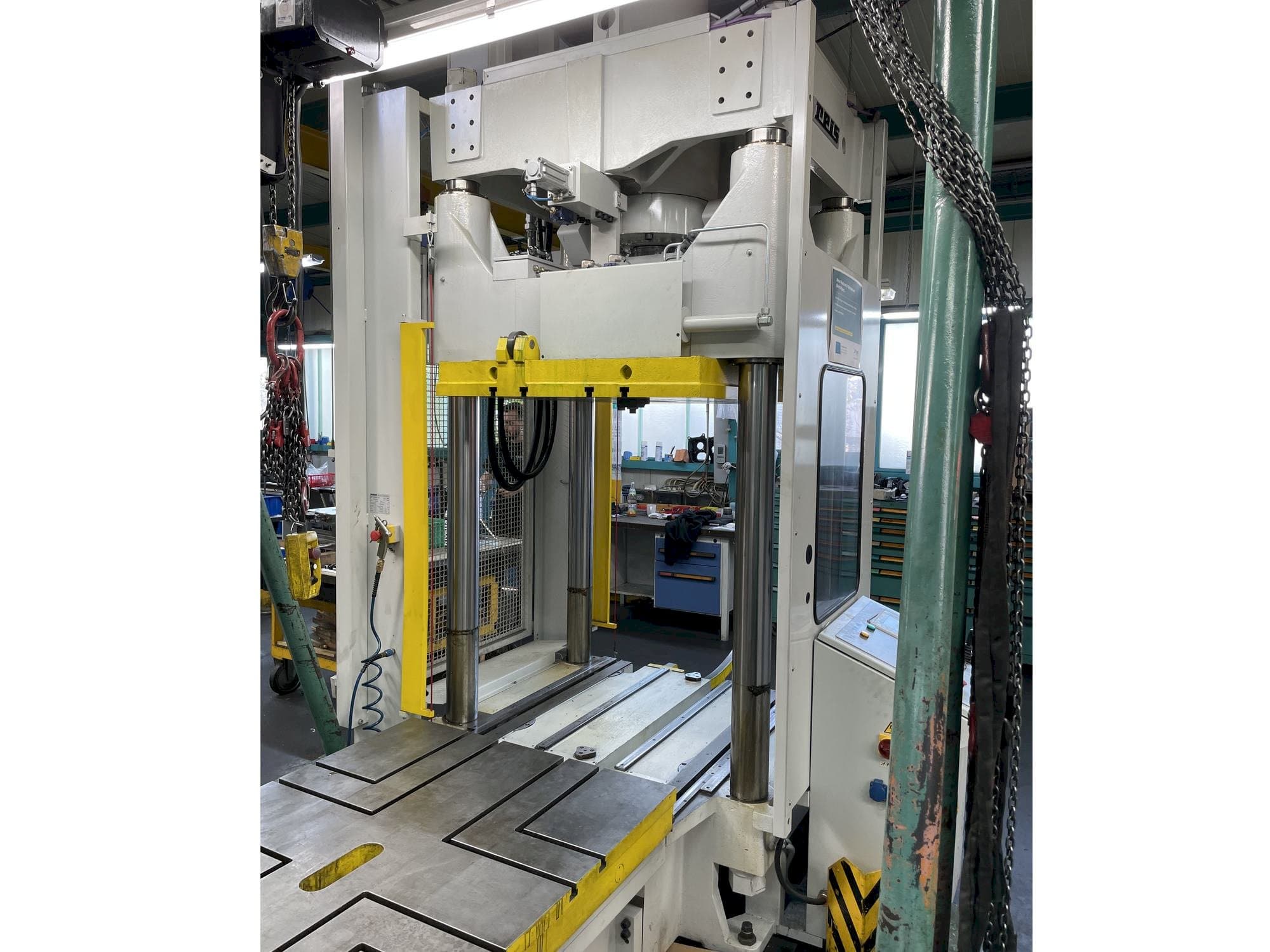 Vista frontal de la máquina Reis TUS 100